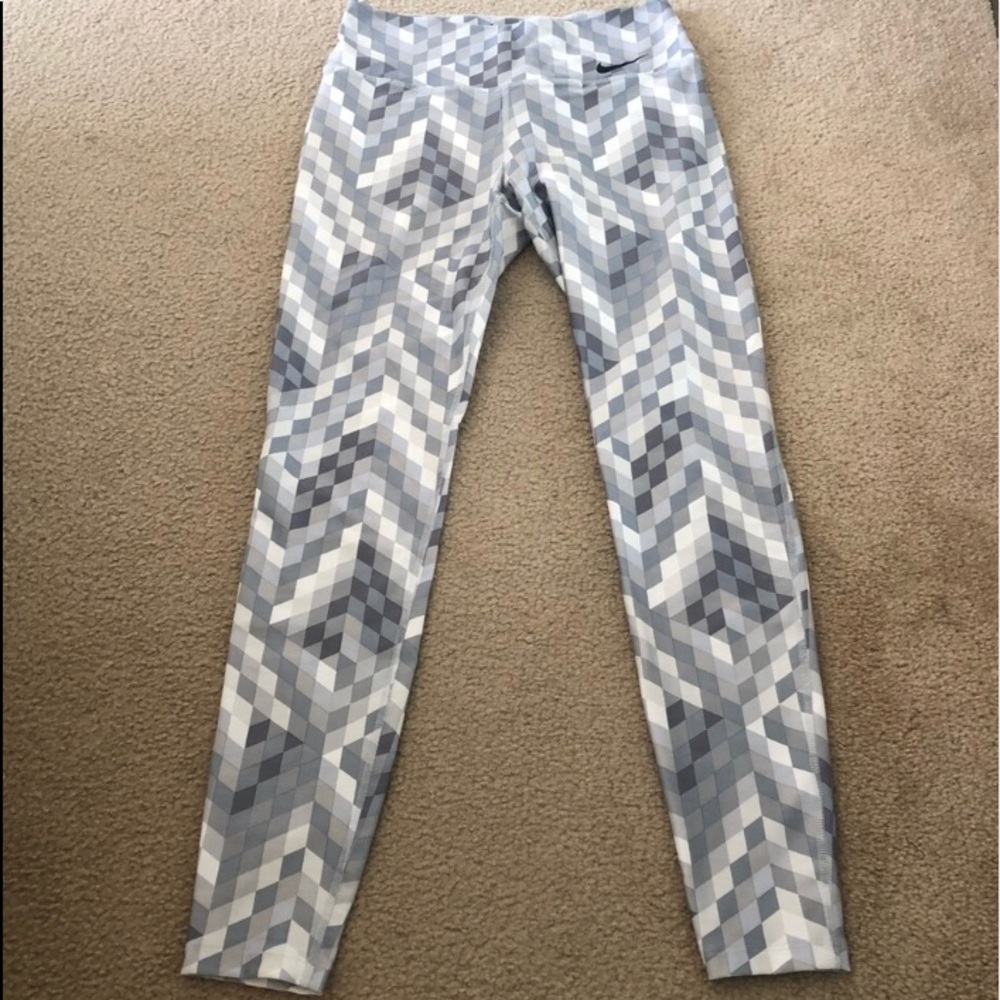 Nike geometric leggings